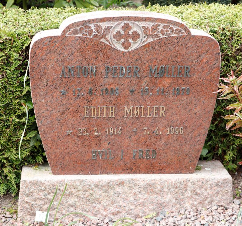 Edith Moeller  .JPG
